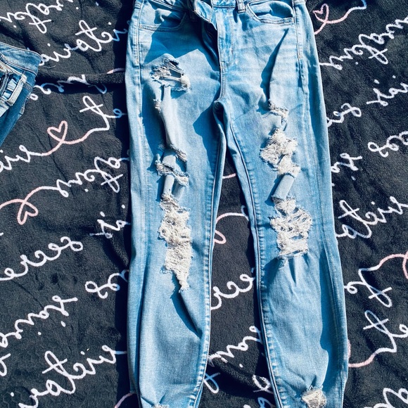 American eagle distressed jeans - Picture 1 of 2